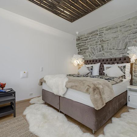 Tallinn Old Town Romantic Apartment Exterior photo
